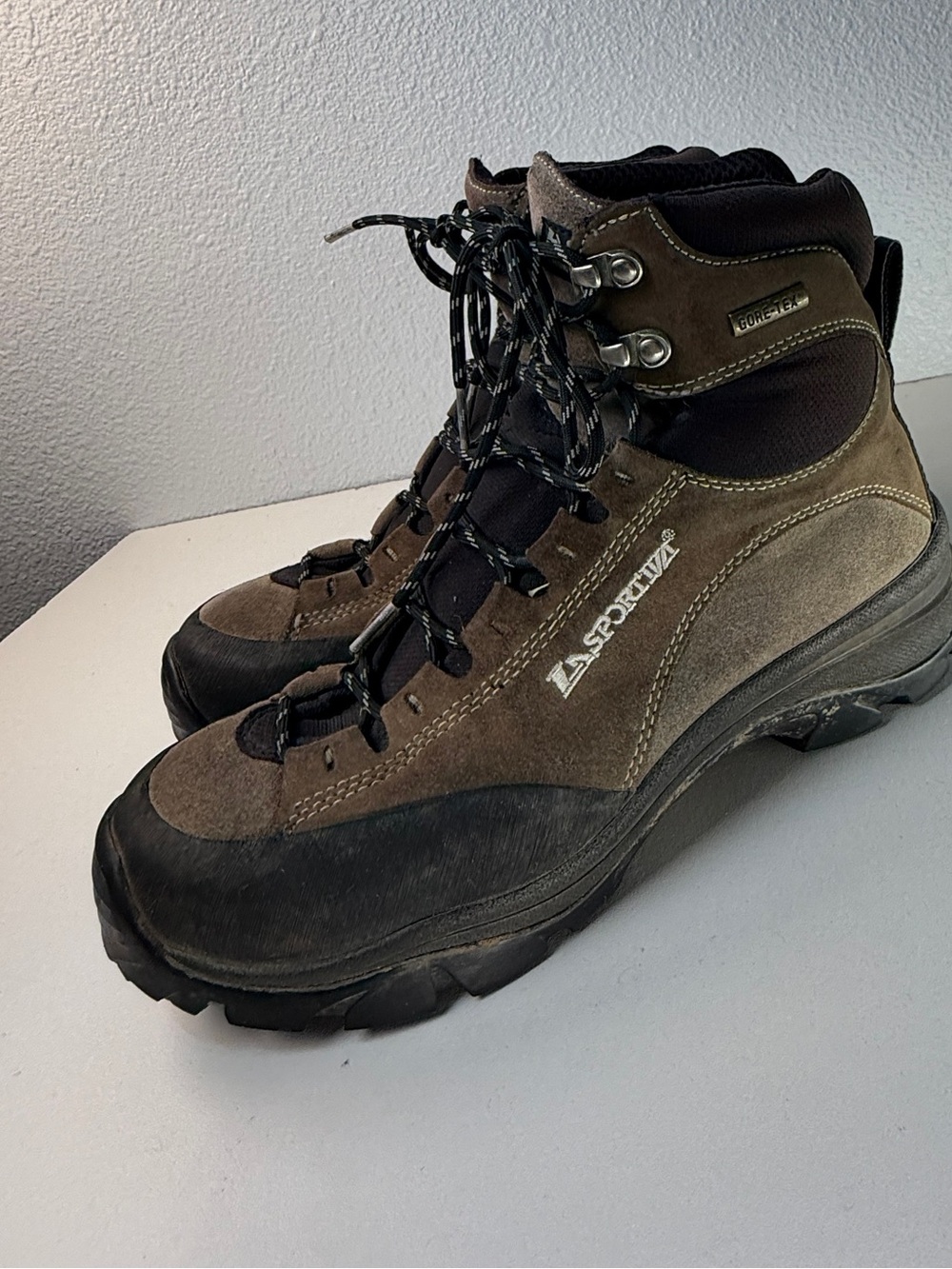 La Sportiva Gore Tex Vibram Hiking Boots Brown Suede Mens 7.5 EU 40 - Picture 4 of 14